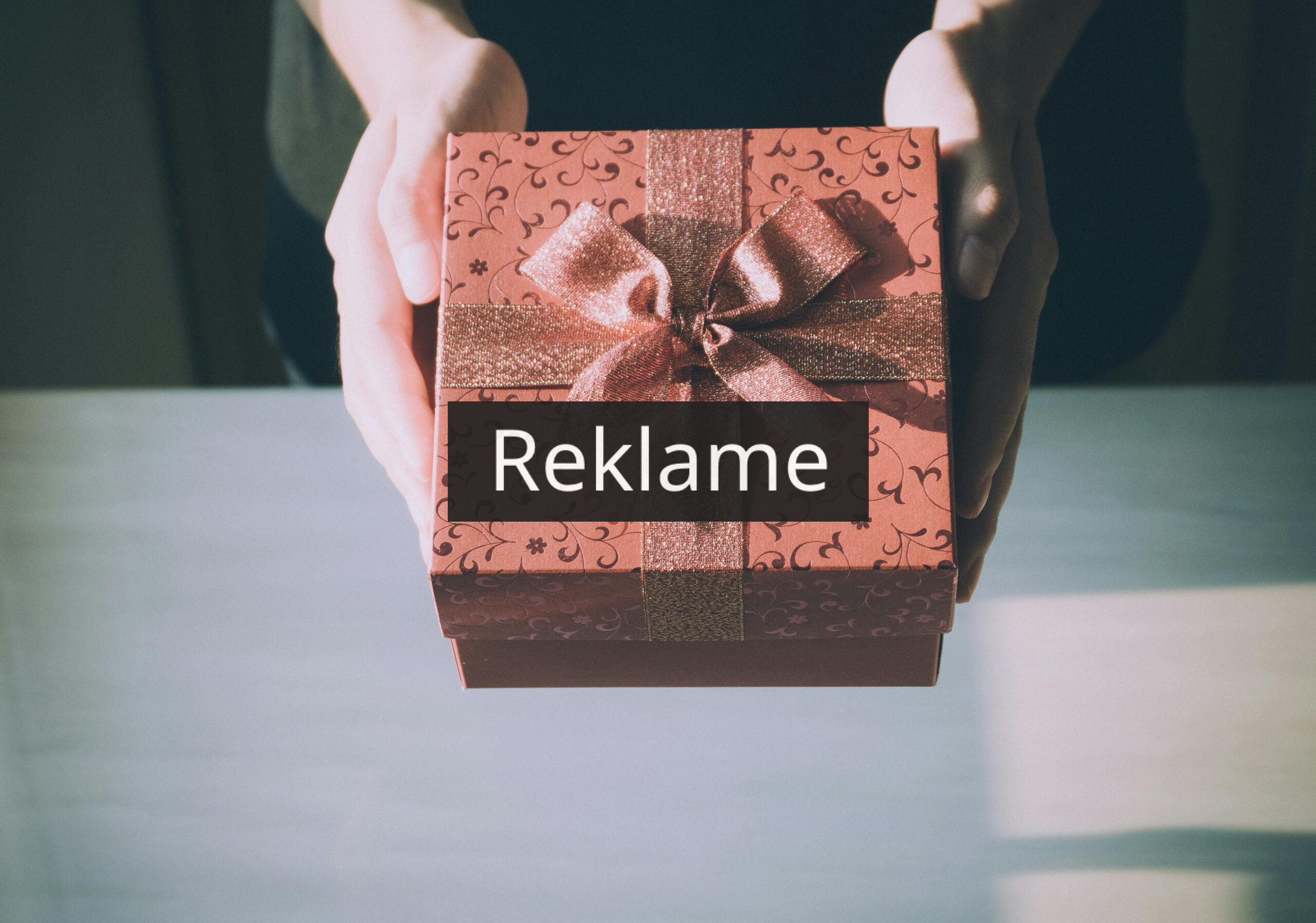 Den originale studenterhue i træ – en unik studentergave med dansk design
